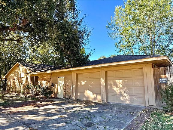 3rd image of 10911 Ashcroft Dr