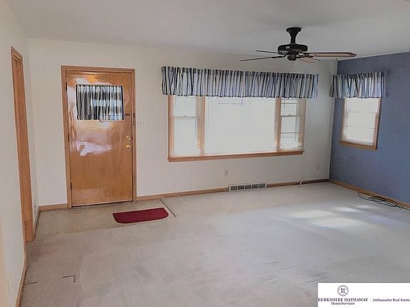 5th image of 1212 E Linden Ave