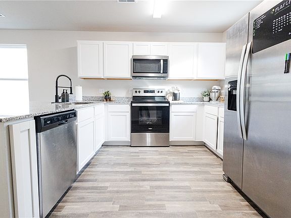 3rd image of 115 Palmetto Breeze Cir