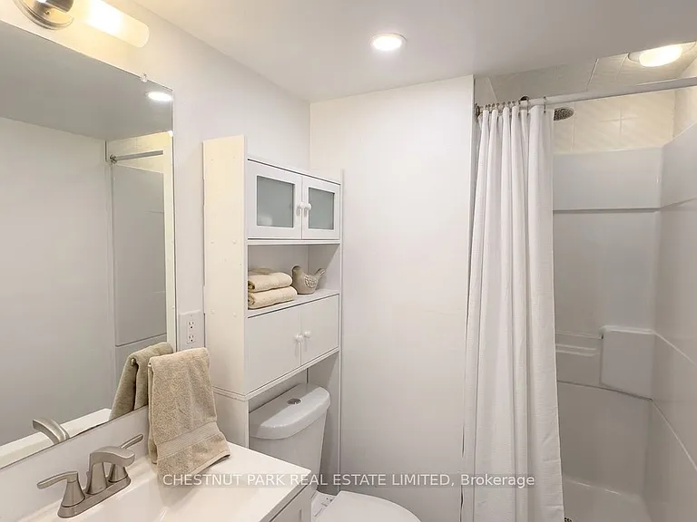 149 Gerrard St E #1 — Photo 4