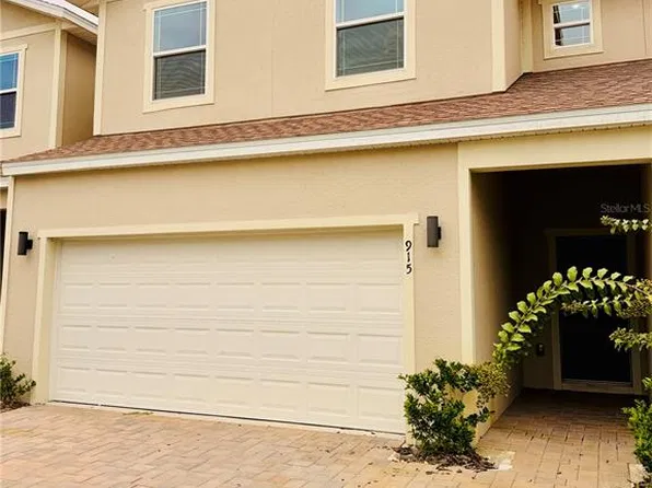 915 Lakefront Village Dr, Clermont, FL 34711