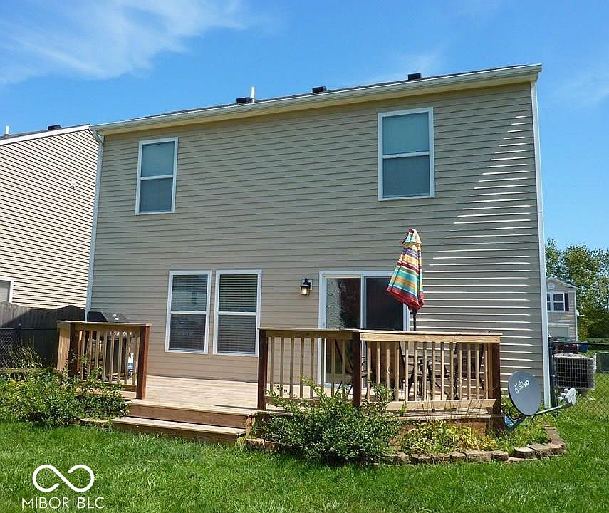 2nd image of 7916 Puckett Ln