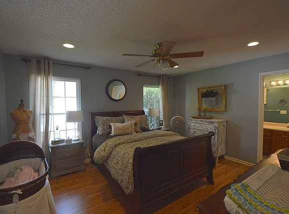 4th image of 120 Sandalwood Dr
