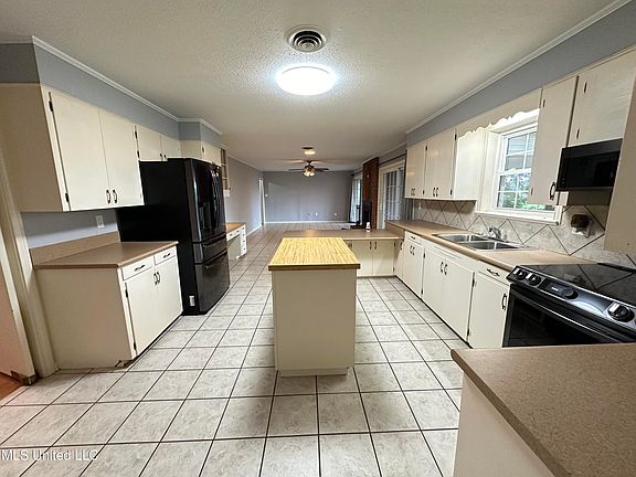 3rd image of 2558 N 541st Hwy