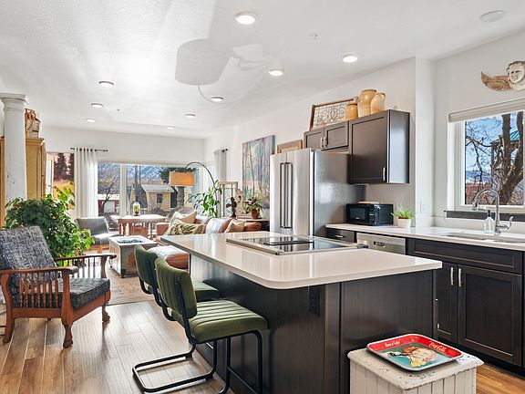 3rd image of 825 Grand Ave #200