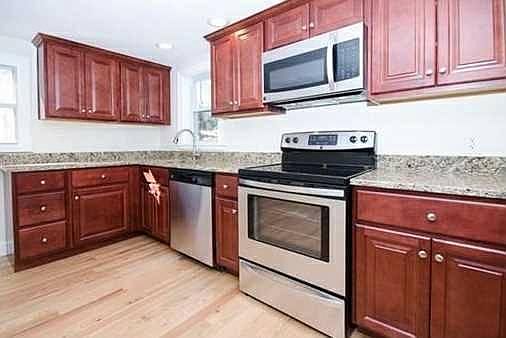 5th image of 426 Saratoga St