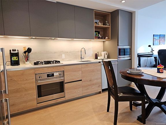 4th image of 363 Tyee Rd #504