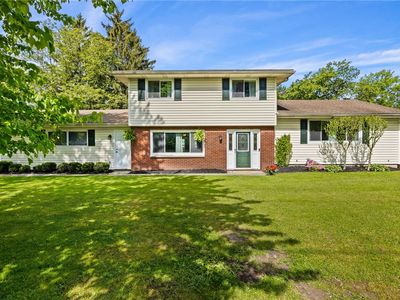 1 Timberline Dr, Penfield, NY, 14526