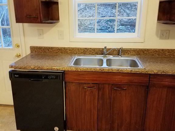 2nd image of 311 Fellows Ave