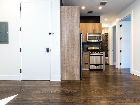 5th image of 415 Suydam St #4L