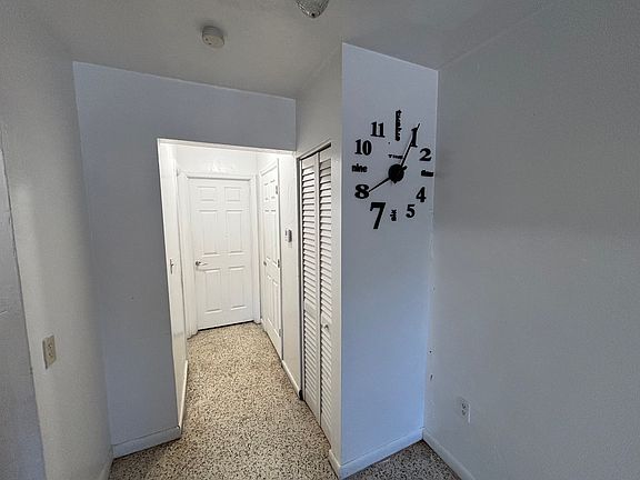 4th image of 3030 NW 15th Ave #1