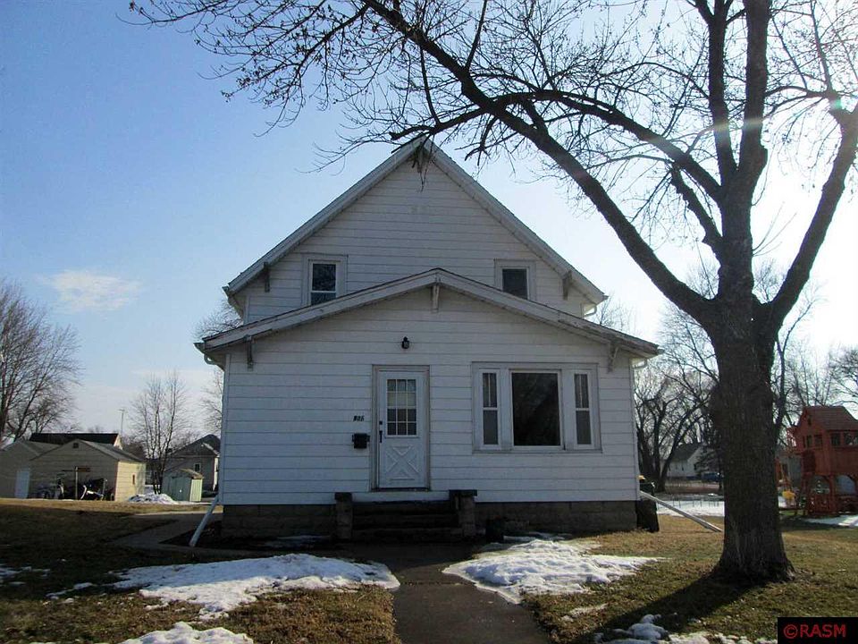 1st image of 906 9th Ave N
