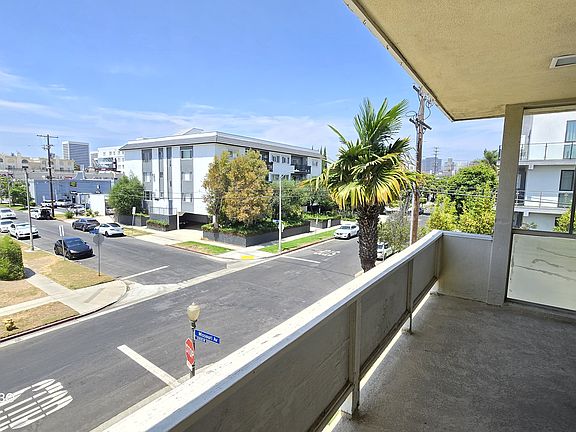 2nd image of 1902 Glendon Ave #301