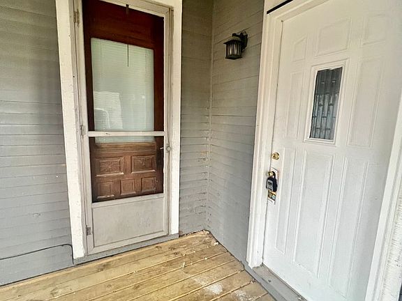 4th image of 555 Lincoln Ave #607
