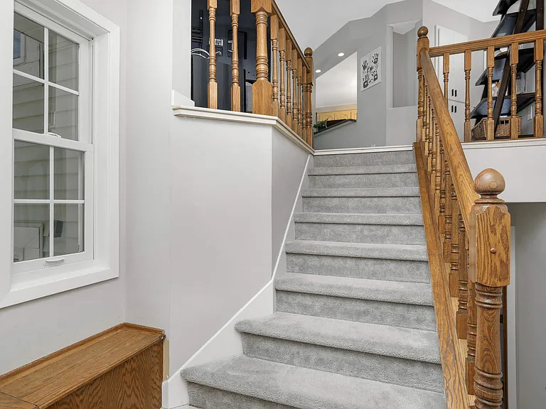 9523 Parkside Trl N — Photo 25