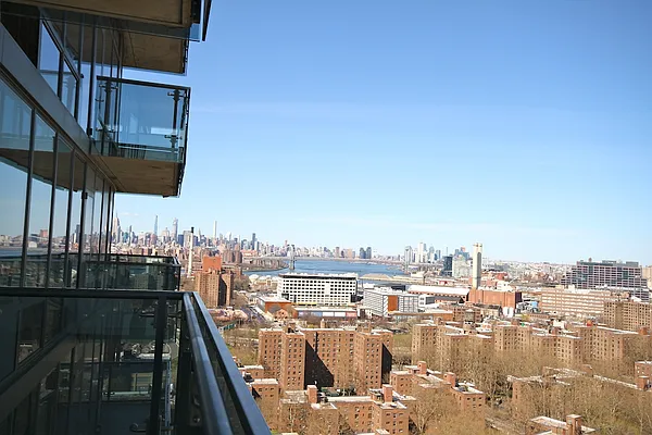 Rented by Red Apple Group | media 21