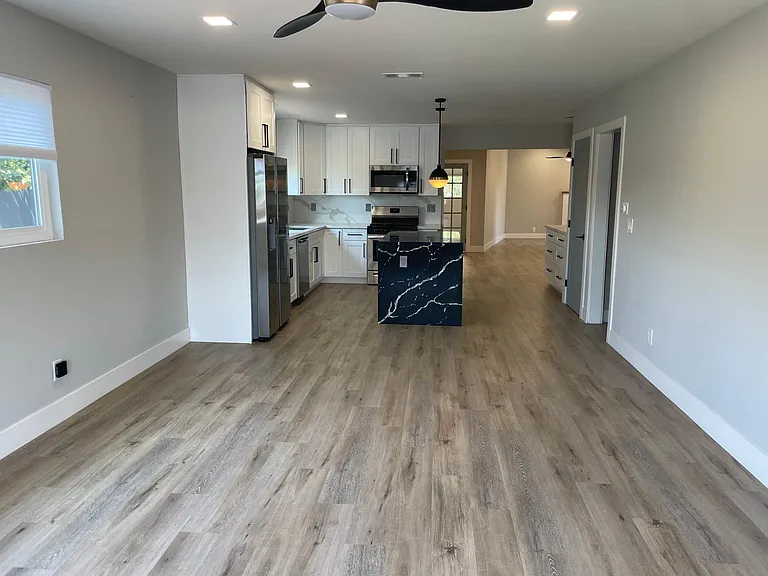 4125 Olympic St — Photo 2