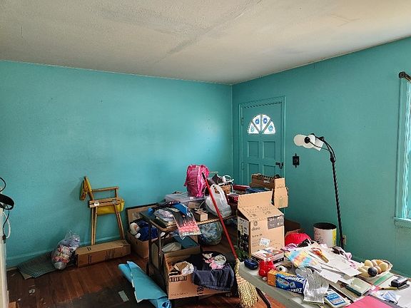 5th image of 717 River Park Dr
