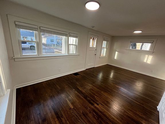 3rd image of 3343 N 40th Ave