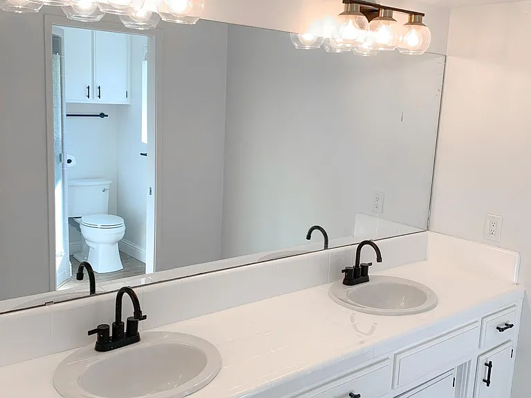 8905 Campus Park Ct — Photo 11