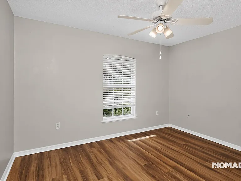 14169 Spring Hill Dr — Photo 23