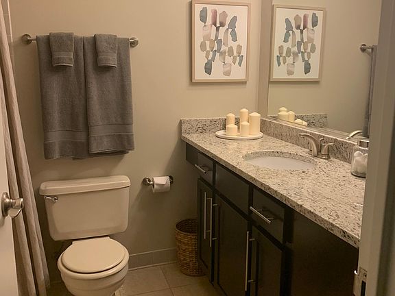 5th image of 388 N McClurg Ct