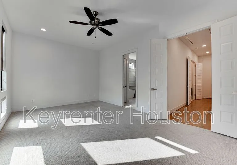 2928 Lamar St — Photo 28