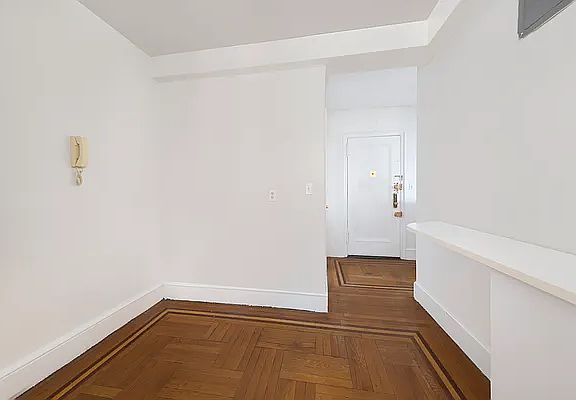 3rd image of 123 W 93rd St APT 9B