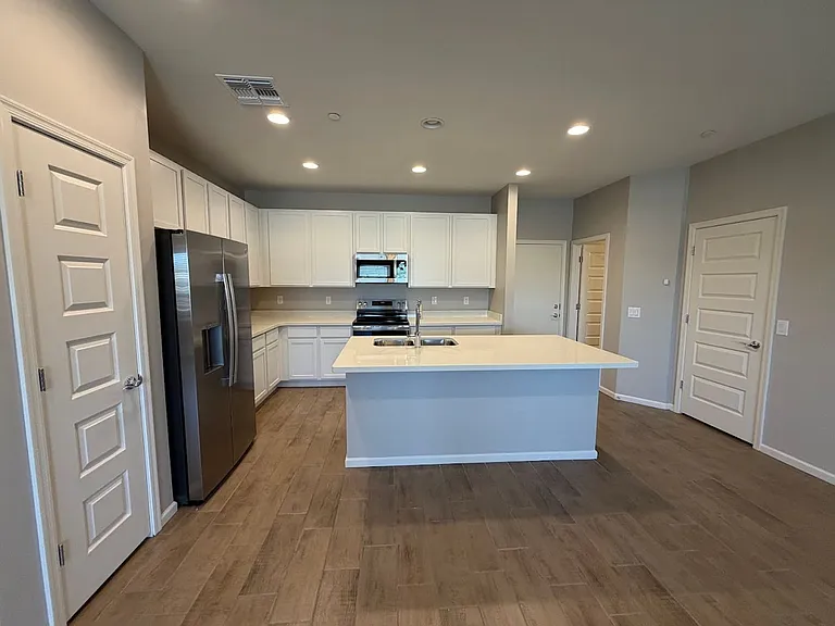 733 E Commonwealth Ave #7 — Photo 5