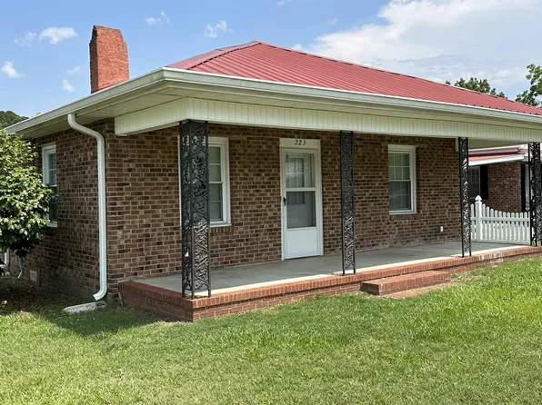 225 Iris Bryant Rd, Erwin, NC 28339