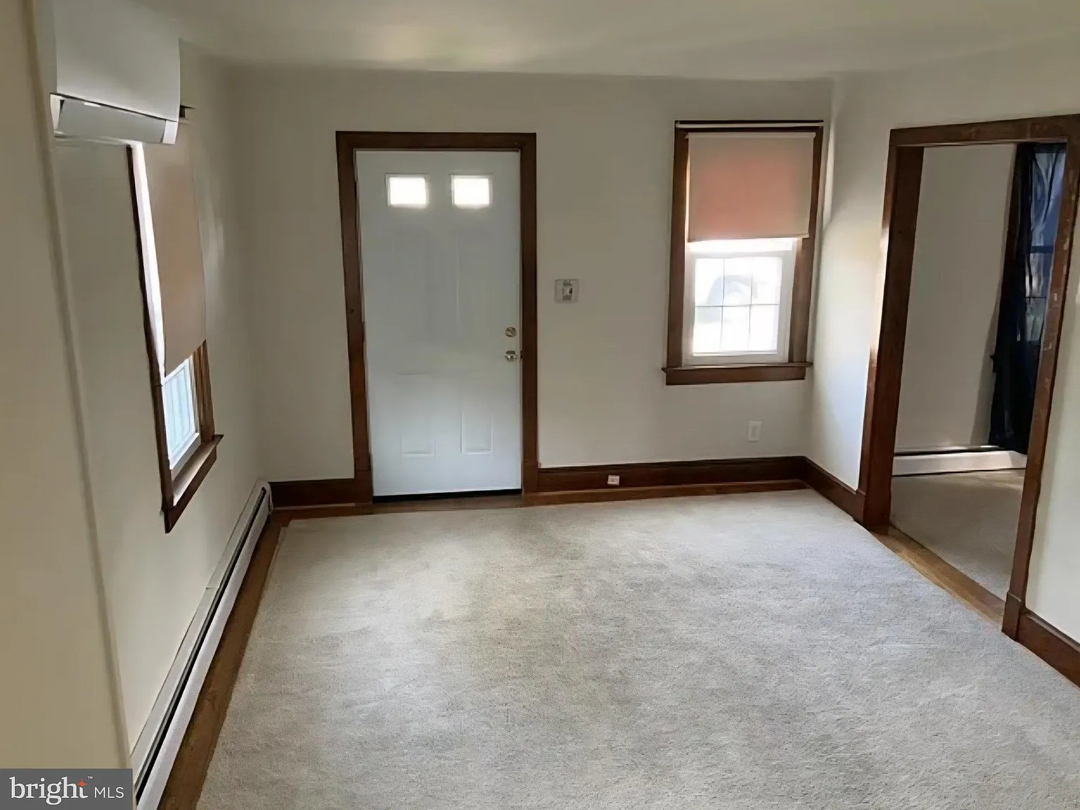 2 bed, 1.5 bath, 1200 sqft, $2,000 — Photo 2