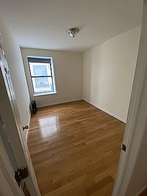 2nd image of 25 St Nicholas Ter APT 7