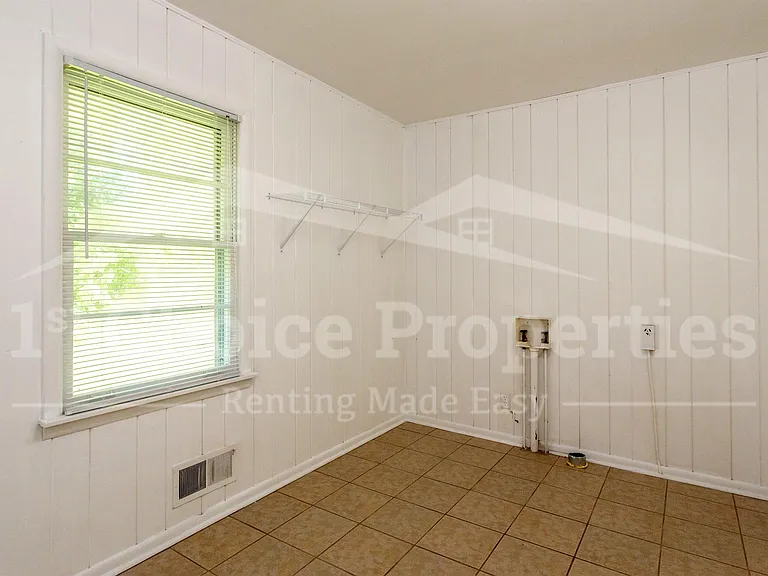 2050 Pinehurst Dr — Photo 19