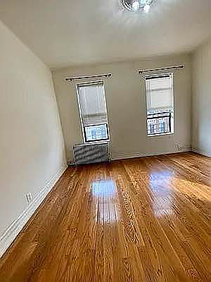 2nd image of 30-09 42nd St #2L