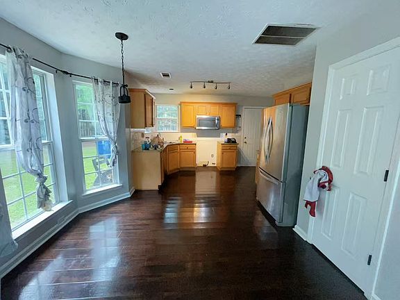 3rd image of 3071 Harris Mill Ct