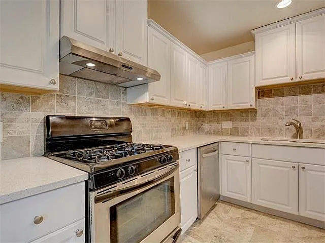 3414 Rain Forest Dr — Photo 7