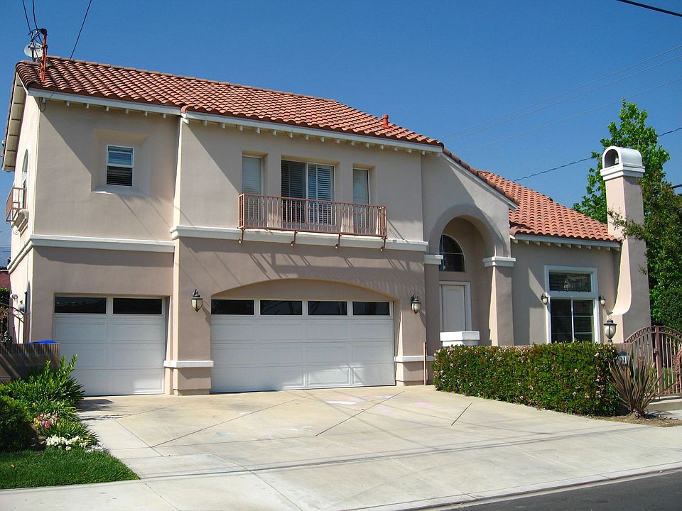Desirable, Immaculate &  An Elegant Entertainer…