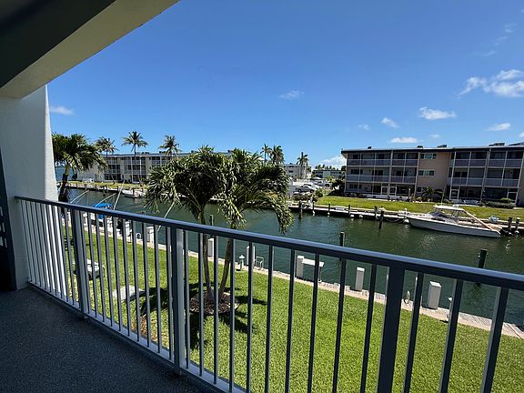 5th image of 110 Shore Ct APT 209