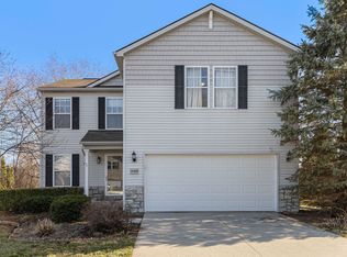 6483 Morningstar Ln, Waterford, MI 48327