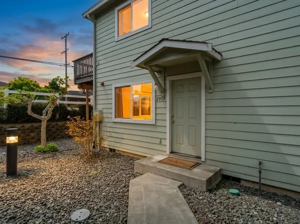 2959 Rainbow Ln, Fortuna, CA 95540