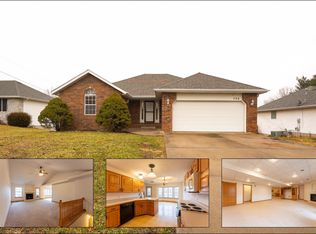 708 S Ballard Dr, Nixa, MO 65714