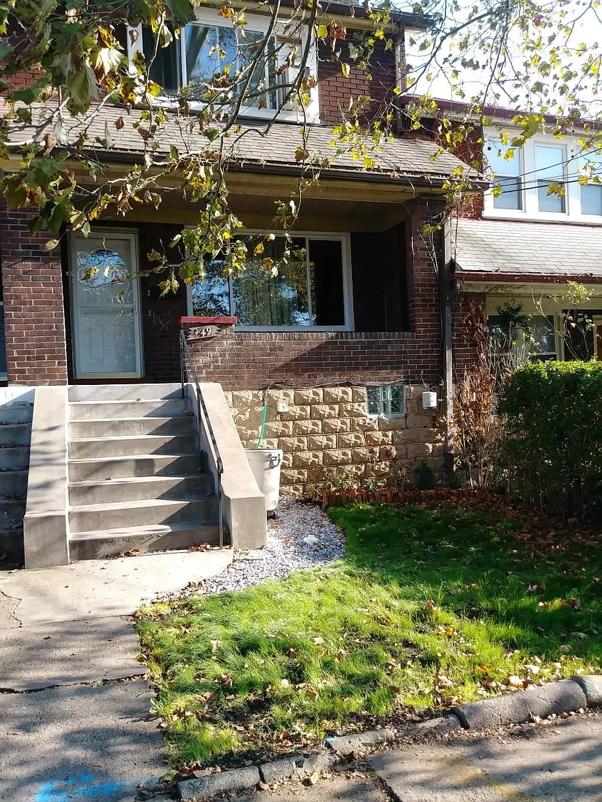 949 Lilac St photo 1