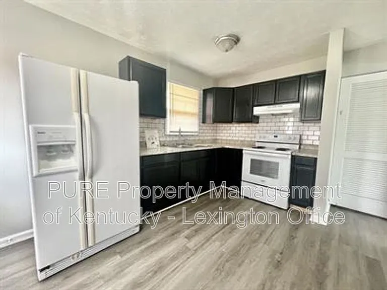 2483 Thornberry Ct — Photo 6