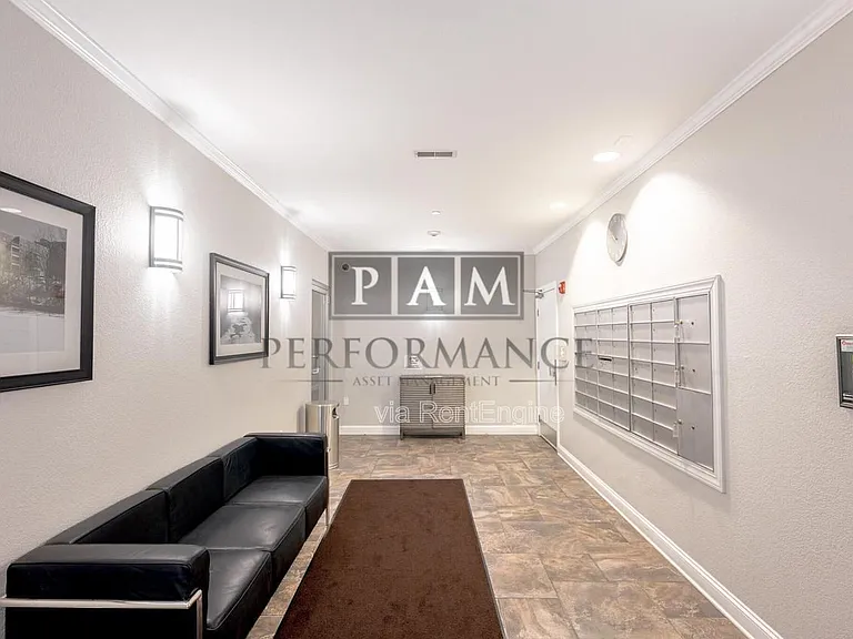 1905 N Water St #205 — Photo 16