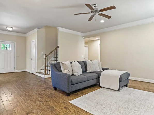 6510 Creek Cir, Bessemer, AL 35022