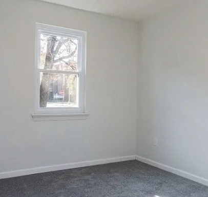 529 16th St NE #4 — Photo 8