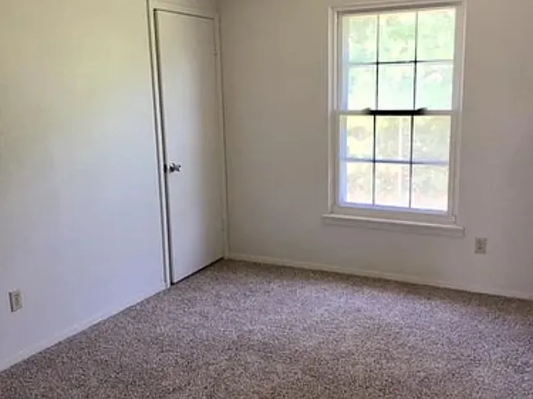 9007 Clusters Dr — Photo 3
