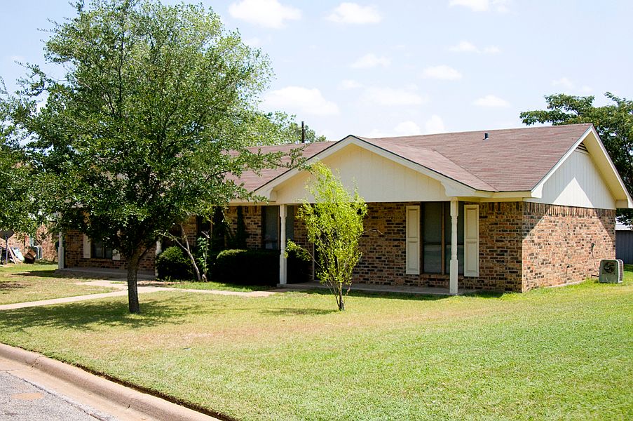 1st image of 109 Willow Ln