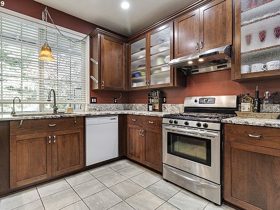 5th image of 12701 SW 138th Ave