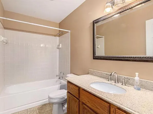 19107 Surrey Ln, Northville, MI 48167